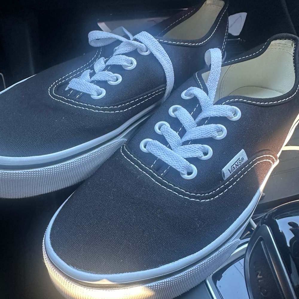 Vans Classic Black and White Canvas Shoes

WORN ONCE NO BOX